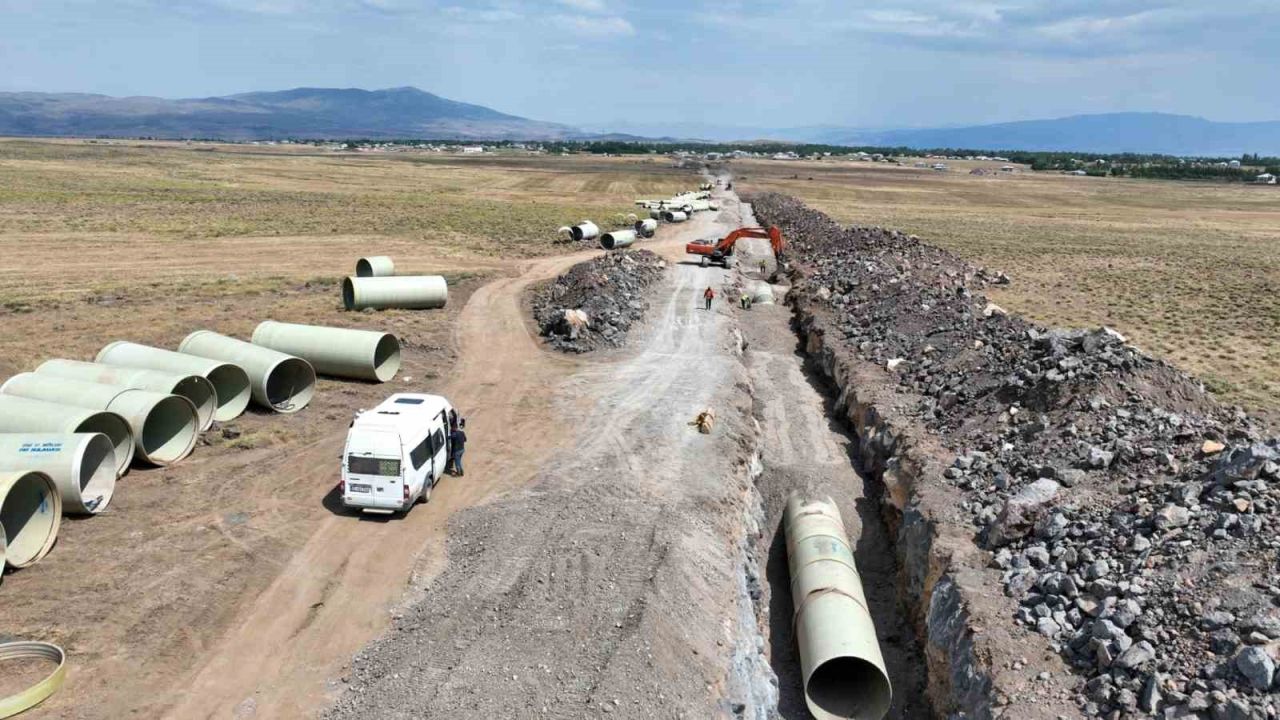 Erciş Pay Sulaması Projesi, 174 bin 50 dekar tarım arazisini suyla buluşturacak