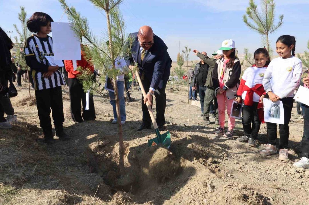 Van’da öğrenciler yarınlara nefes oldu