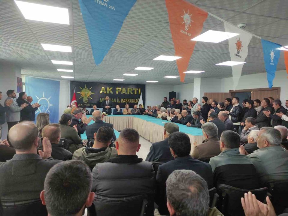 AK Parti’de partililer bayramlaştı