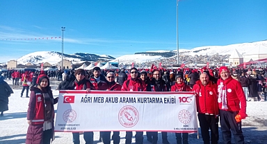 Ağrı MEB AKUB ekip üyeleri Sarıkamış'ta şehitleri andı