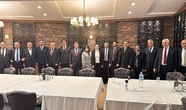 Ak Parti Patnos İlçe Başkanı Taşdemir Ağrı Belediye Başkanı Aydın'ı hayırlı olsun törenine katıldı