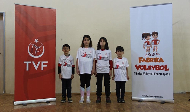 Bingöl'de Fabrika Voleybol Okulu açıldı
