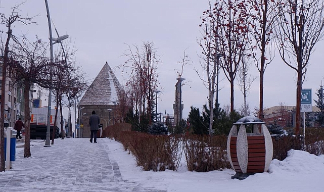 Erzurum'da soğuk hava ve kar etkili oluyor