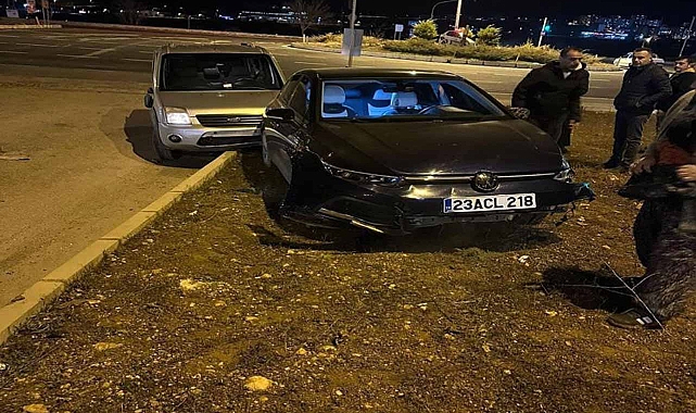 İki aracın karıştığı trafik kazasın de: 2 yaralı