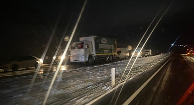 Kar ve Tipi Ağrı-Iğdır karayolunu ulaşıma kapattı