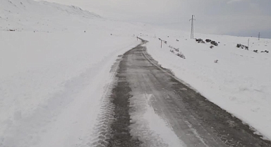 Van'da kar nedeniyle kapanan yollar tek tek ulaşıma açılıyor