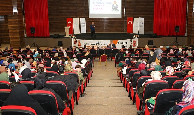 Yazar Canten Kaya Van’da söyleşi gerçekleştirdi