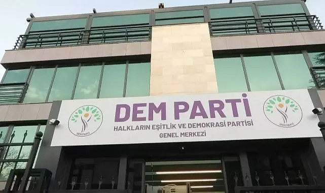DEM Parti 56 il ve 3 ilçede belediye eş başkan adaylarını açıkladı