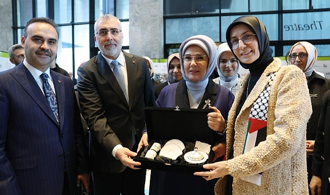 Emine Erdoğan: “Güçlü bir Türkiye üç temel üzerinde yükselir; güçlü kadın, güçlü aile ve güçlü toplum”