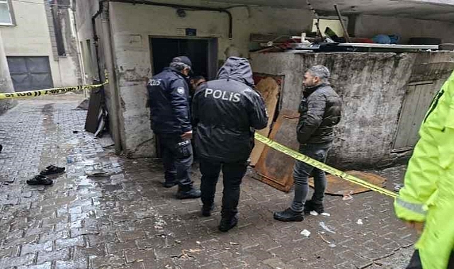 Kan donduran olay: Eşini ve üvey oğlunu tabancayla vurdu