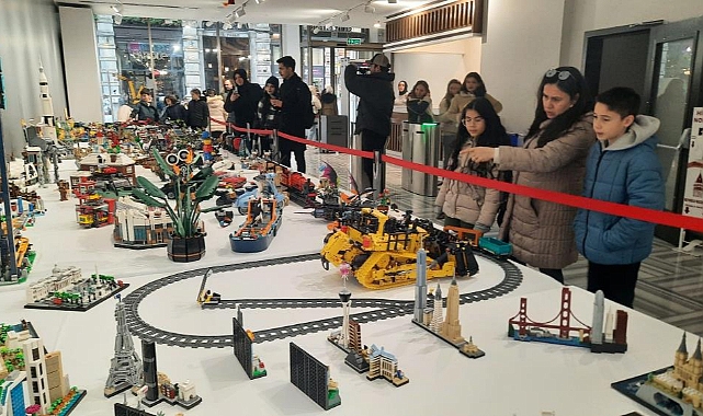 Kanser hastası minik Kuzey, Alper Gezeravcı’dan ilham alarak uzay mekiği legosu yaptı