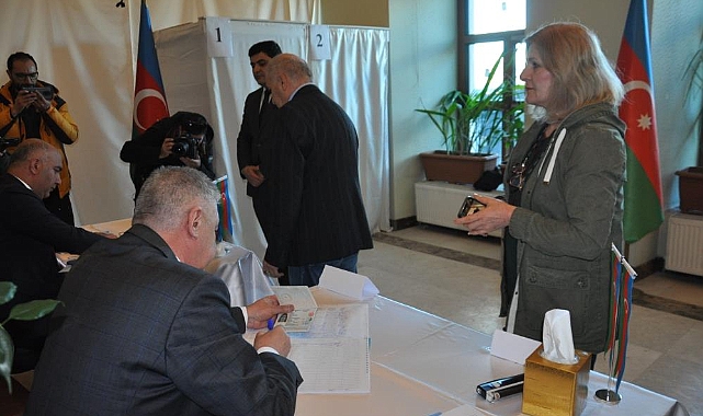 Kars’ta Azerbaycanlılar Cumhurbaşkanı seçimi için oy kullanıyor