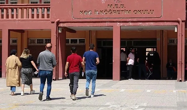 Van'ın Çatak ilçesinde YKS'ye girecek öğrencilerin ücretini kaymakamlık üstlenecek