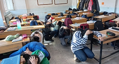 Ağrı’da okullarda deprem tatbikatı yapıldı