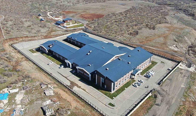 Bingöl Üniversitesi Rektörü Prof. Dr. Çapak: "Hayvan Hastanesi, herhangi bir afet durumunda insanlara hizmet verebilir''