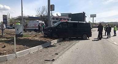 Bingöl'de trafik kazası: 15 yaralı