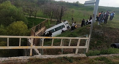 Erciş'te Öğrenci Servisi Kaza Yaptı:1 Yaralı