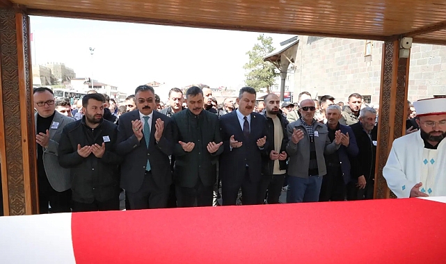 Erzurumlu Kıbrıs Gazisi Kıbrıs Gazisi Hanifi Kıcır dualarla uğurlandı