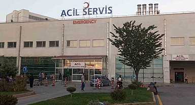 Malatya'da bir şahıs tartıştığı 2 kişinin bıçaklı saldırısında yaralandı