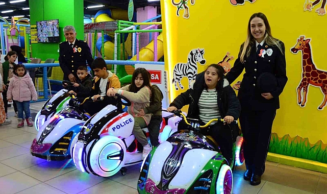 Polislerden Down Sendromlu çocuklarla anlamlı etkinlik