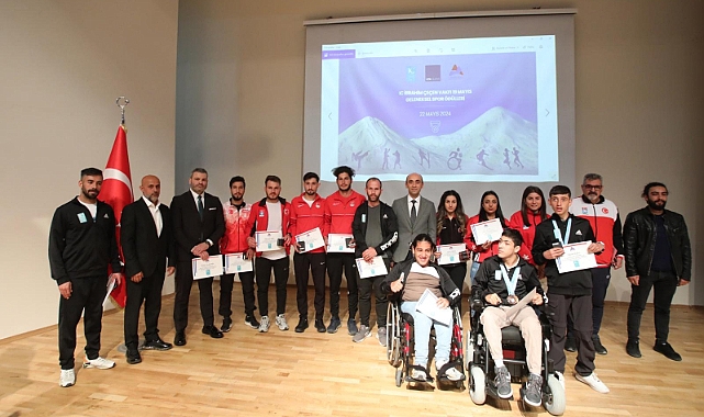 Ağrı’da Geleneksel Spor Ödülleri Töreni Düzenlendi