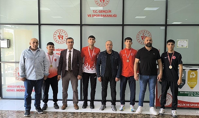 Ağrılı sporculardan İl Müdürü Din’e ziyaret