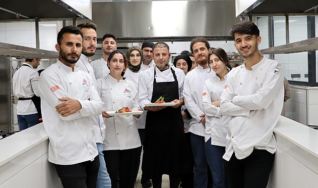 Kıdemli Şef Veli Ekinci'den AİÇÜ Gastronomi Bölümü Öğrencilerine Uygulamalı Eğitim