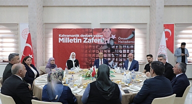 Ağrı Valisi Koç ve eşi, 15 Temmuz'da şehit aileleri ve gazilerle yemekte bir araya geldi
