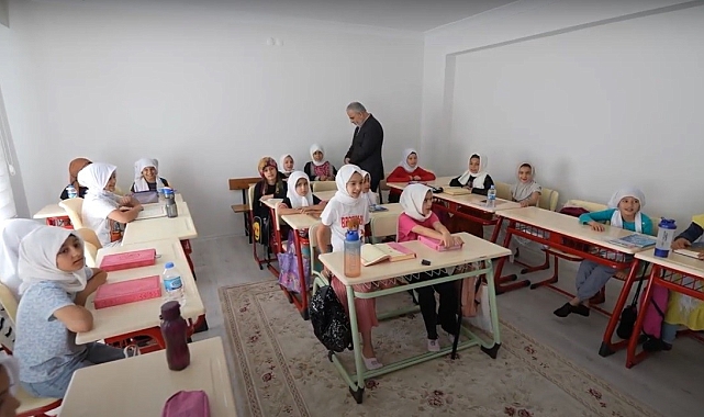 Diyanet İşleri Başkan Yardımcısı İşliyen, Kur'an kursu öğrencileriyle bir araya geldi