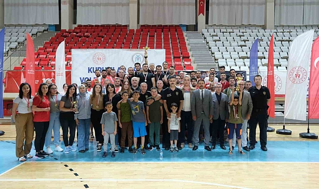 Polisler Turnuvanın şampiyonu oldu