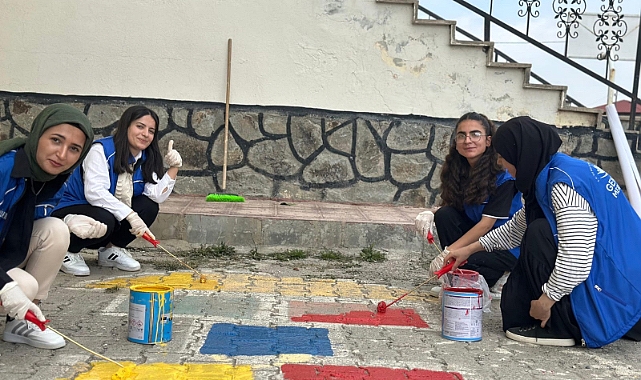 Ağrı'da çocuklar teknolojiyi bırakıp oyun alanlarına koşuyor