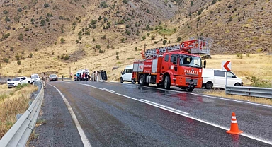 Hakkari’de kamyonet devrildi: 1 yaralı