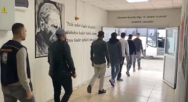 Osmaniye’de durdurulan otobüste 6 kaçak göçmen yakalandı