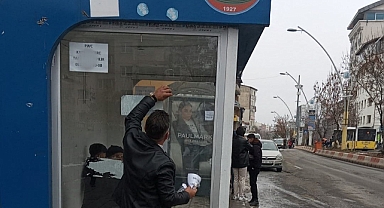 Ağrı’da otobüs durakları temizleniyor