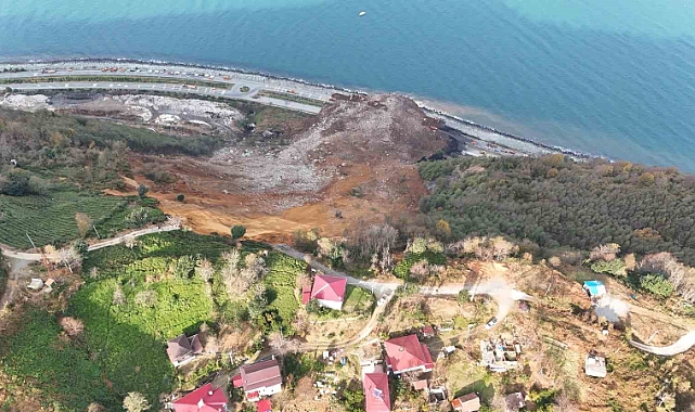 Artvin’de heyelan nedeniyle iki ev tedbir amaçlı tahliye edildi