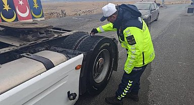 Jandarmadan kış lastiği denetimi