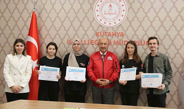 Kütahya’da başarılı öğrenciler için ödül töreni düzenlendi