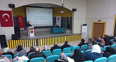 Ağrı’da kutsal topraklara gidecek umrecilere seminer verildi