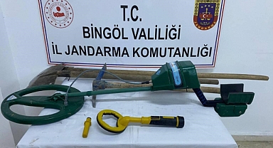 Bingöl’de kaçak kazı yapan 2 kişi yakalandı