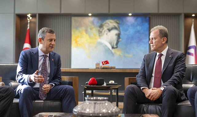 CHP Genel Başkanı Özel: "Türkiye’de rekor kırarak Mersin Büyükşehir Belediyesi’ni kazandınız"