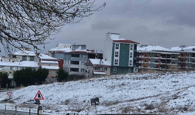 Tekirdağ’da kar yağışı şehri beyaza bürüdü