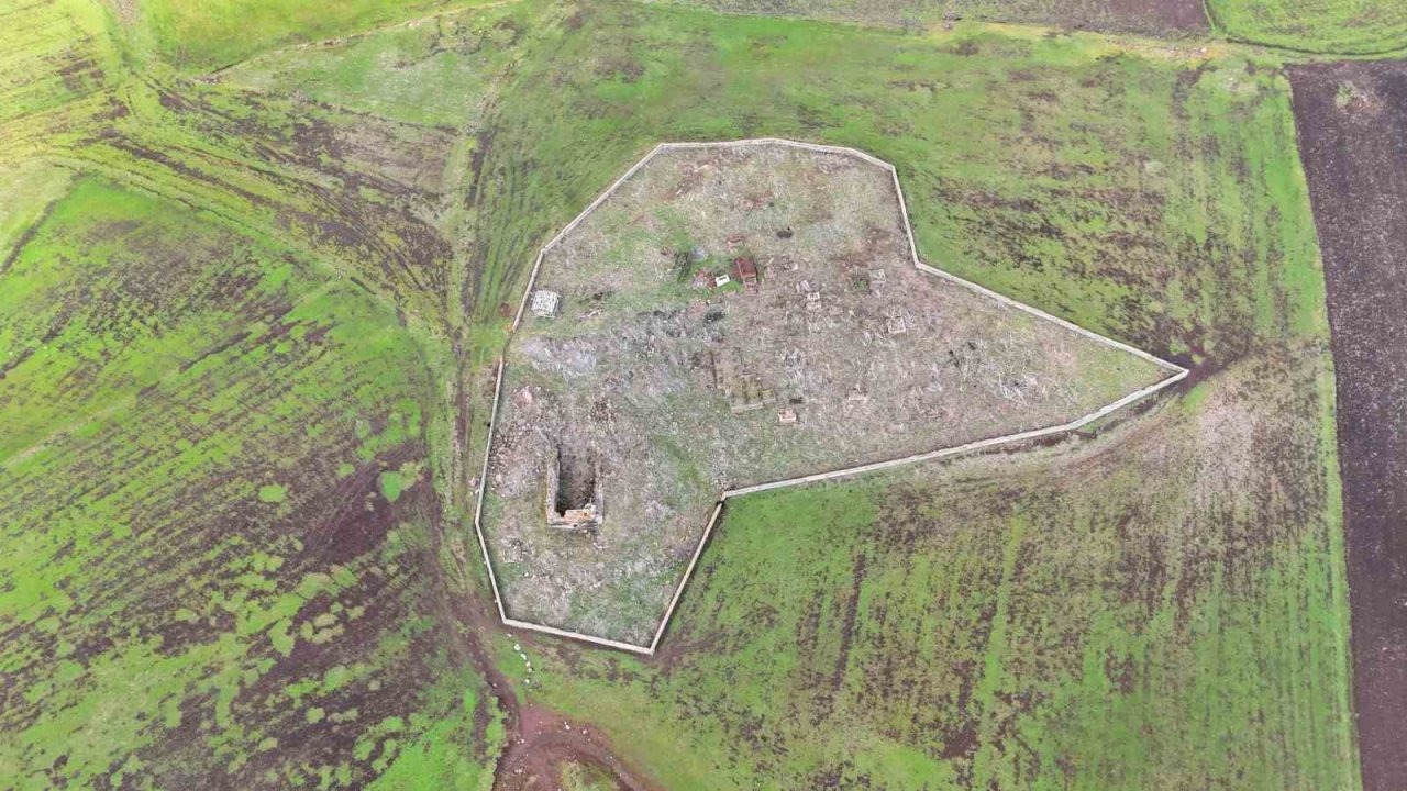 560 yıllık tarihi "Hazır Baba" mescidi kendi haline terk edildi