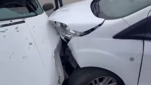 Muş’ta otomobil ile hafif ticari araç kaza yaptıı: 4 yaralı