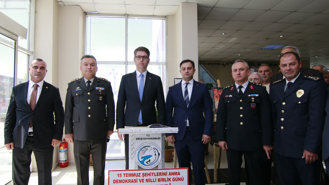 Erciş'te 15 Temmuz Demokrasi ve Milli Birlik Günü Fotoğraf Sergisi Yapıldı