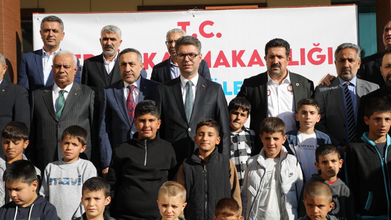 Erciş'te Kaymakamlık Desteğiyle 24 Çocuk Sünnet Ettirildi