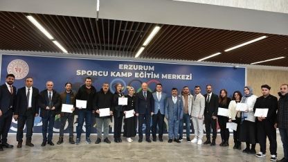 Çakmur’dan spor tesislerinde çalışan personele teşekkür belgesi