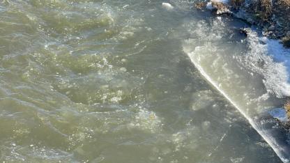Ağrı’da Murat Nehri’nin Yüzeyi Kısmen Buz Tuttu (Videolu Haber)