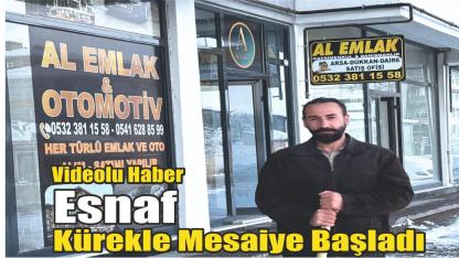 Erciş'te Esnaf Kürekle Mesaiye Başladı