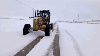 Erciş'te 7 yerleşim yerinin yolu kapandı