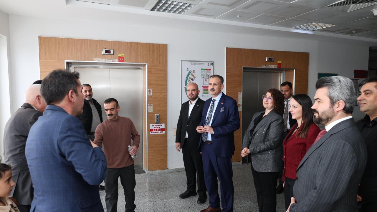 Vali Bozkurt'tan Sağlık Çalışanlarına Bayram Ziyareti